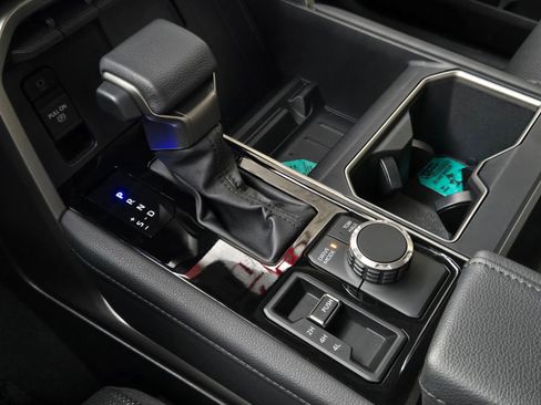 Used 2023 Toyota Tundra Limited image 17