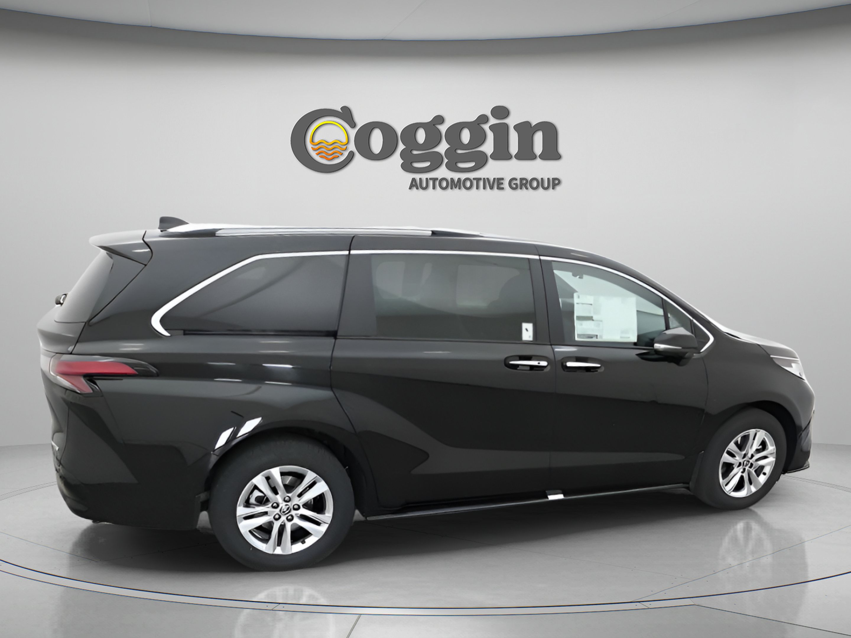 Certified 2026 Toyota Sienna Limited FWD image 21