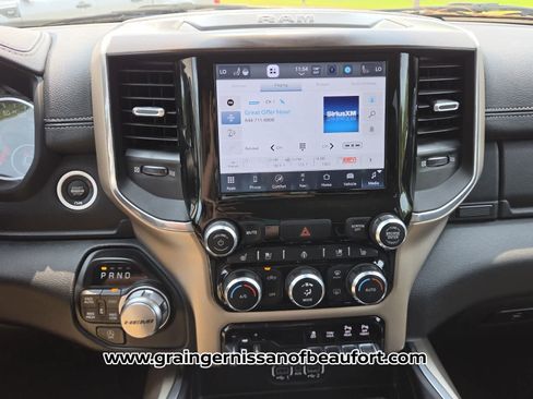 Used 2022 RAM 1500 Laramie AWD/4WD image 8