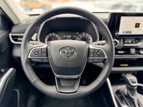 Used 2023 Toyota Corolla SE image 12