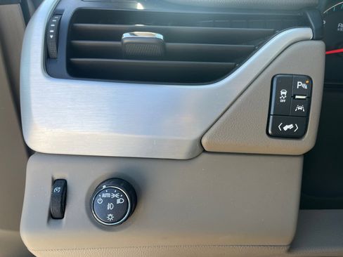 Used 2019 GMC Yukon XL SLT w/ Open Road Package image 24