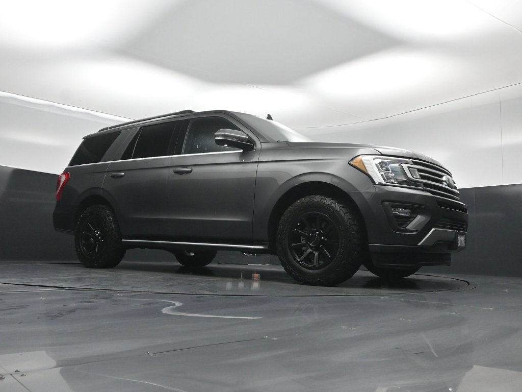 Used 2019 Ford Expedition XLT w/ Equipment Group 202A RWD image 3