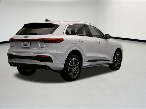 Certified 2025 Audi Q5 Premium Plus w/ Premium Plus image 5