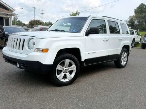 Used 2016 Jeep Patriot Sport w/ Power Value Group AWD/4WD image 3