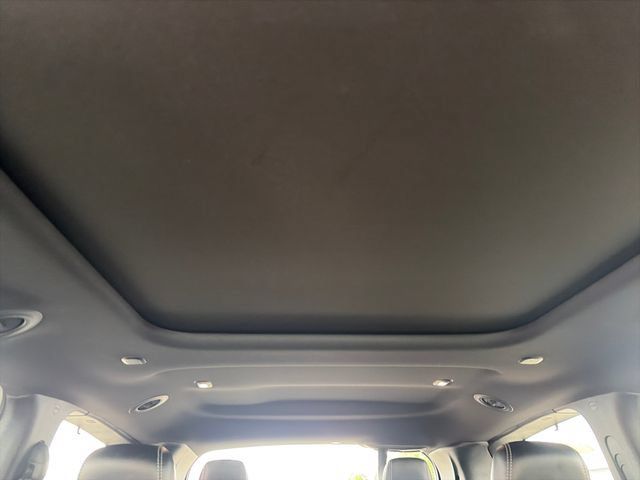 Used 2025 Chrysler Pacifica Limited FWD image 38