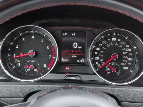 Used 2019 Volkswagen GTI SE w/ SE Experience Package image 19