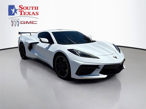 Used 2022 Chevrolet Corvette Stingray Coupe w/ 1LT RWD image 1
