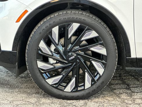 Certified 2025 Lincoln Nautilus Reserve w/ Jet Appearance Package image 27