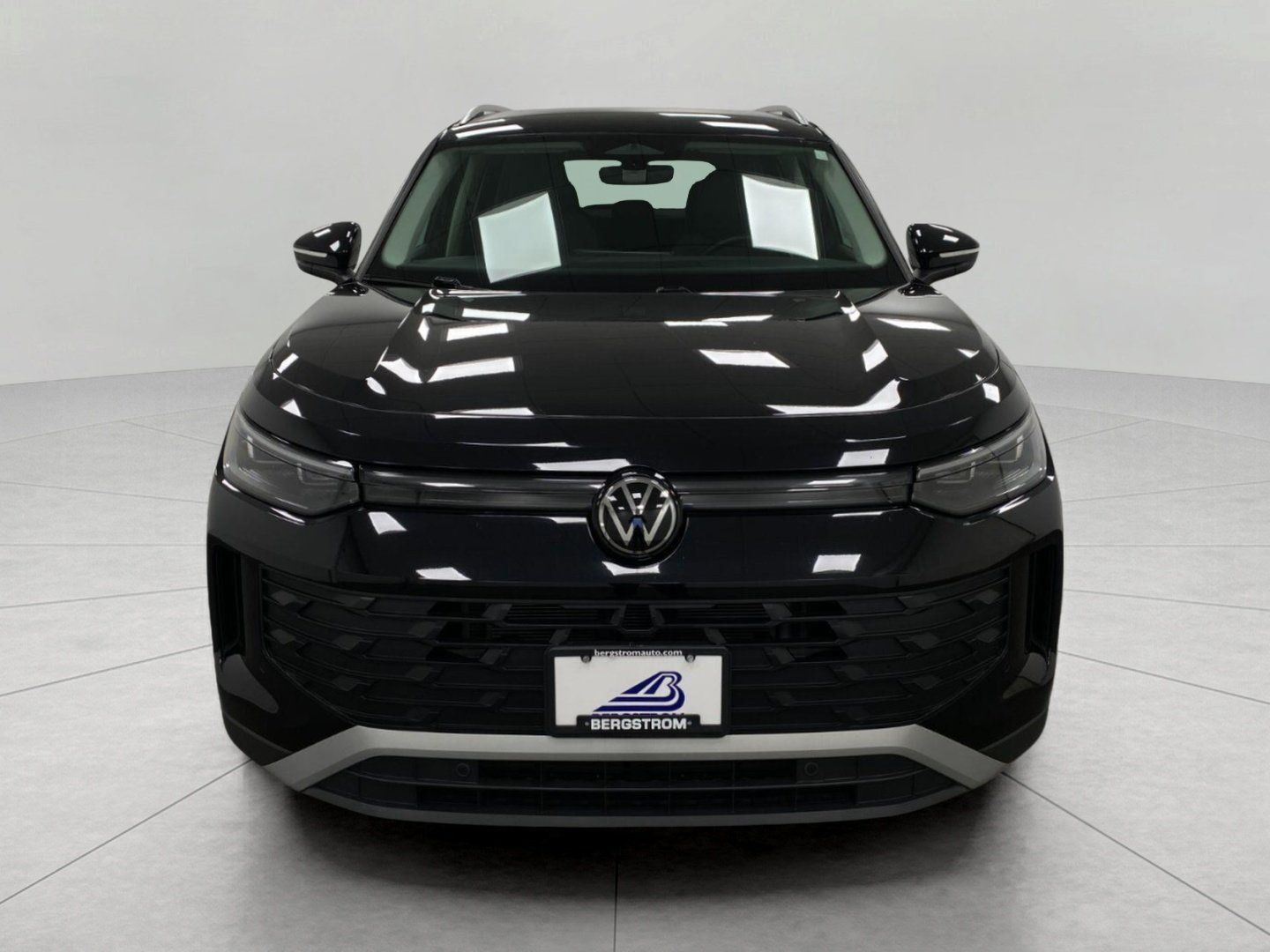 Used 2026 Volkswagen Tiguan SE AWD/4WD image 11