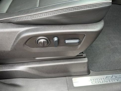 Used 2022 Chevrolet Silverado 3500 High Country image 83