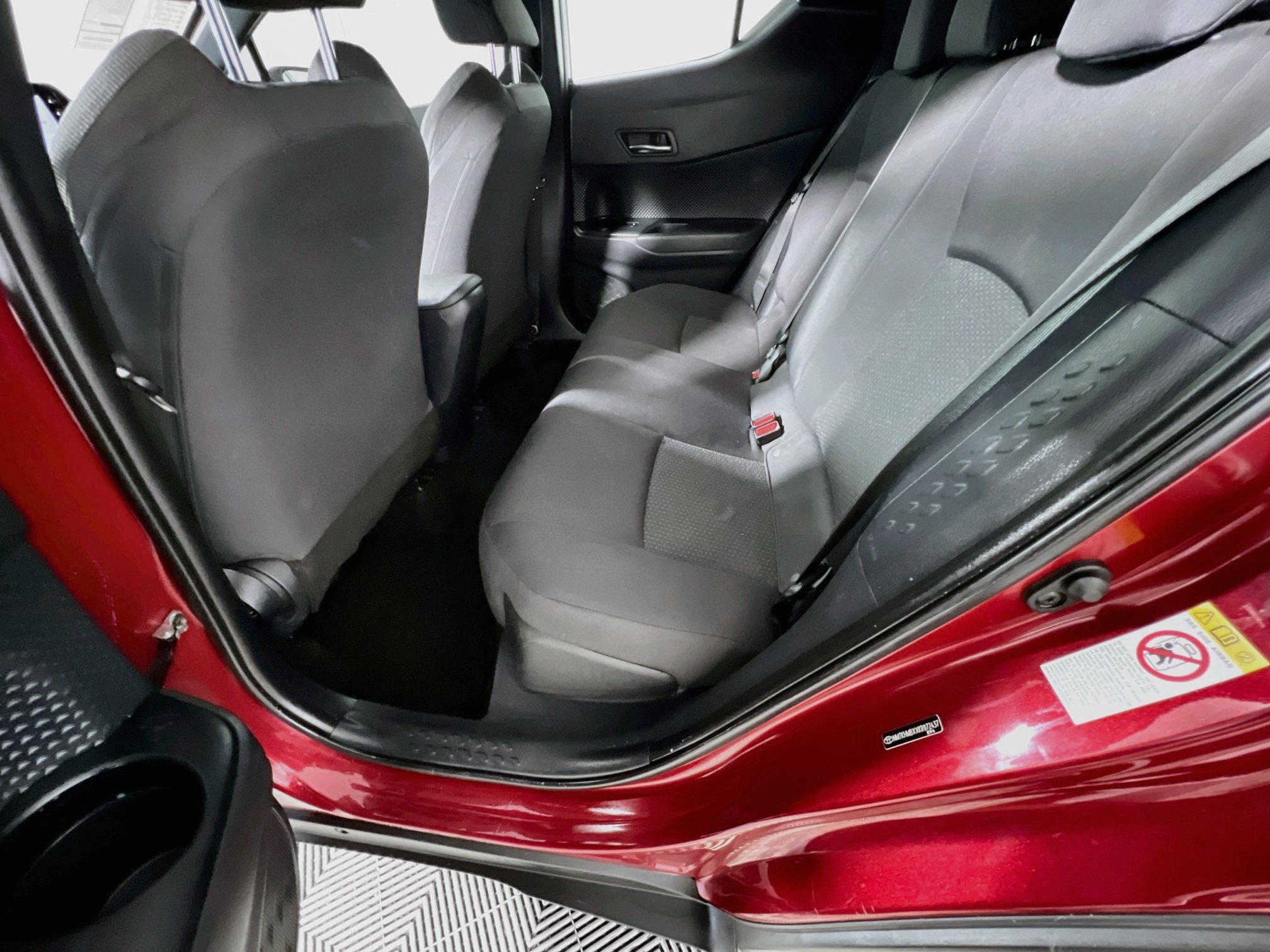 Used 2019 Toyota C-HR LE FWD image 28