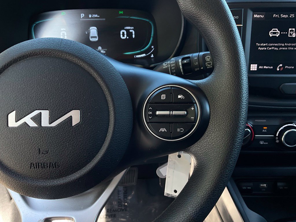 Used 2025 Kia Soul LX w/ LX Technology Package FWD image 12