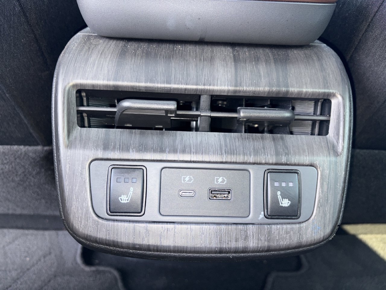 Certified 2024 Nissan Ariya AWD image 32