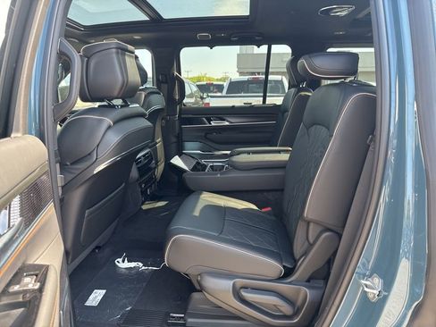 New 2026 Jeep Grand Wagoneer Summit AWD/4WD image 28