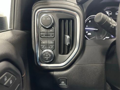 Used 2022 GMC Sierra 2500 AT4 image 18