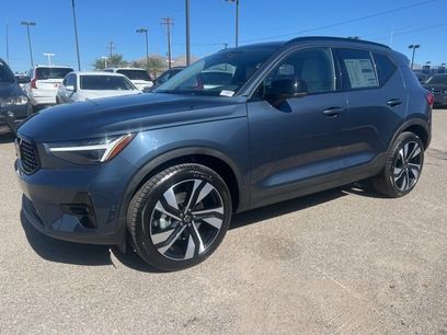 New 2026 Volvo XC40 B5 Ultra w/ Climate Package