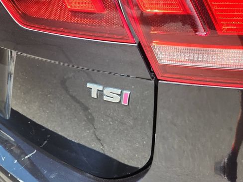 Used 2018 Volkswagen Tiguan S FWD image 12