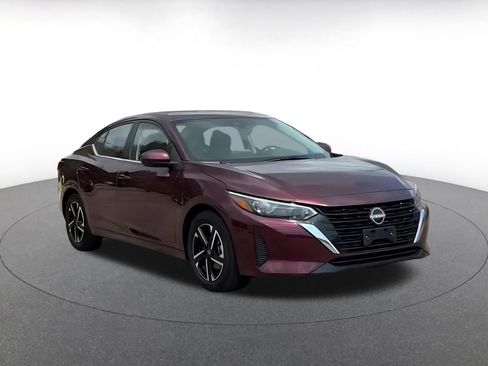 Used 2025 Nissan Sentra SV FWD image 3