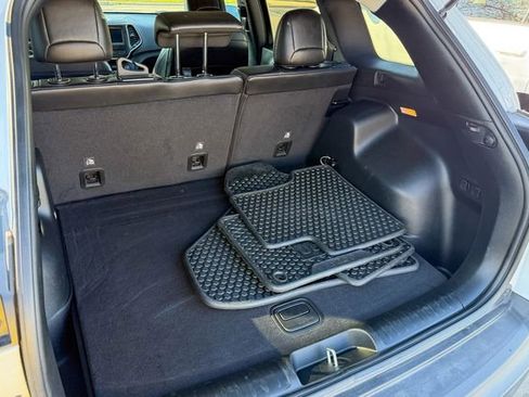 Used 2020 Jeep Cherokee Latitude Plus w/ Cold Weather Group image 26