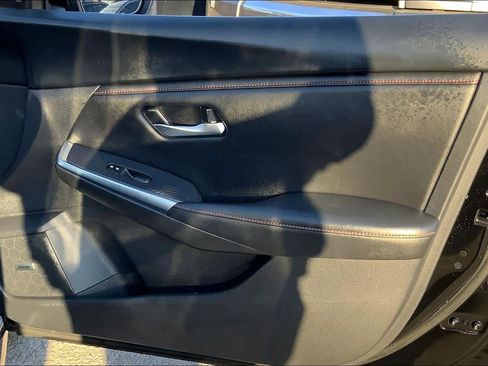 Used 2024 Nissan Sentra SR w/ SR Premium Package image 23