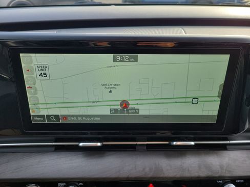 Certified 2024 Kia Carnival EX image 32