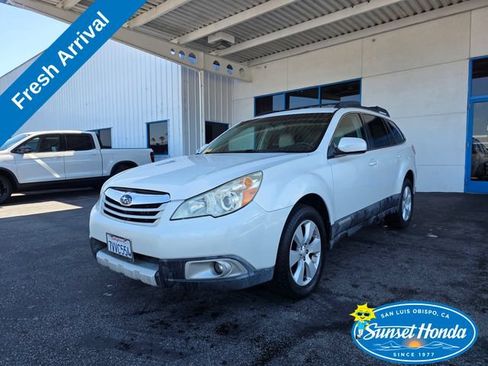 Used 2011 Subaru Outback 2.5i Limited AWD/4WD image 1