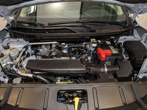 Certified 2025 Nissan Rogue S image 17