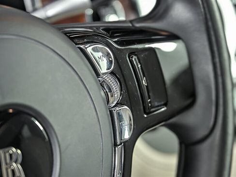 Used 2015 Rolls-Royce Wraith RWD image 24