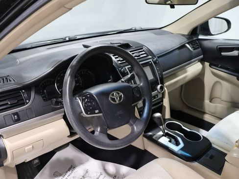 Used 2012 Toyota Camry LE image 14