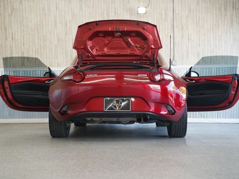 Used 2018 MAZDA MX-5 Miata RF Grand Touring RWD image 38