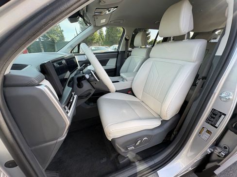 Used 2025 Hyundai Santa Fe SEL AWD/4WD image 40