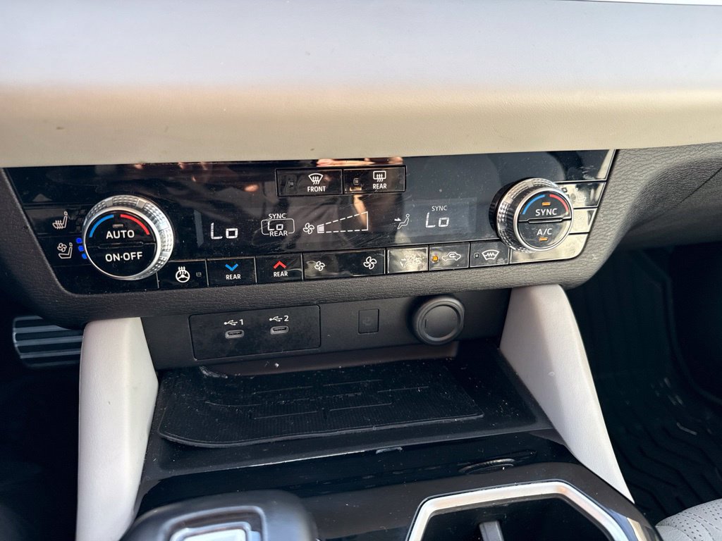 Used 2025 Mitsubishi Outlander SEL AWD/4WD image 19