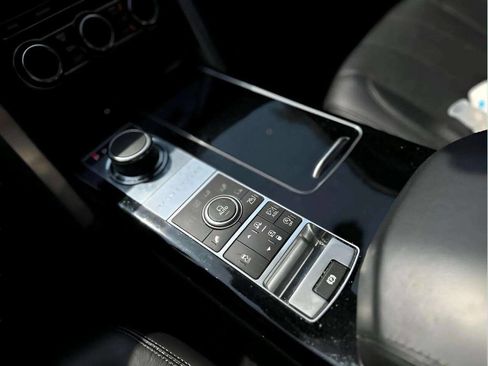 Used 2015 Land Rover Range Rover HSE image 15