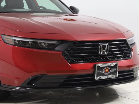 Used 2025 Honda Accord Sport image 41