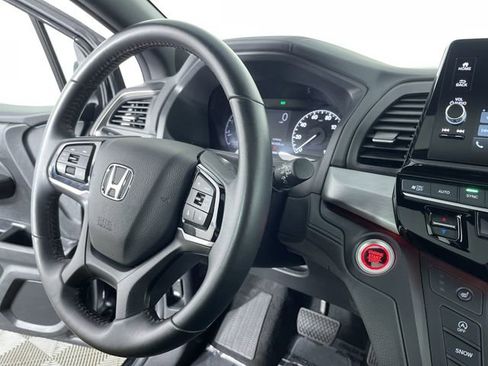 Used 2025 Honda Odyssey Sport-L image 28