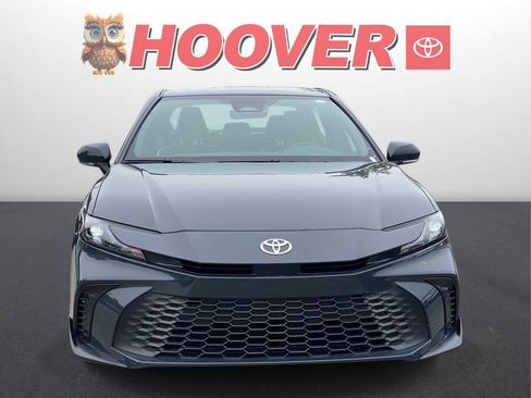 Used 2025 Toyota Camry SE w/ Convenience Package FWD image 8