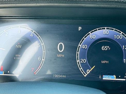 Used 2024 Jeep Grand Cherokee Altitude image 12