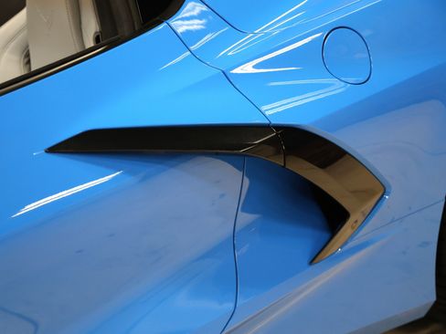 Used 2021 Chevrolet Corvette 2dr Stingray Conv w/ Z51 Performance Package image 15