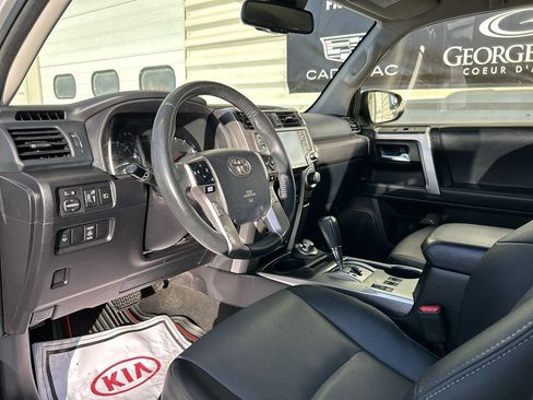 Used 2020 Toyota 4Runner SR5 Premium image 11
