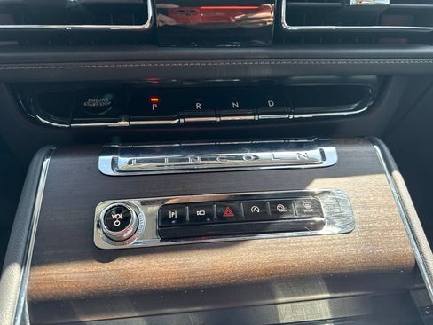 Used 2025 Lincoln Aviator Reserve w/ Luxury Package AWD/4WD image 17
