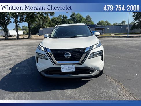 Used 2023 Nissan Rogue SV FWD image 2