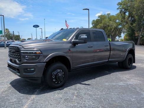 Used 2025 RAM 3500 Limited AWD/4WD image 10
