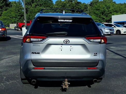 Used 2021 Toyota RAV4 LE AWD/4WD image 4