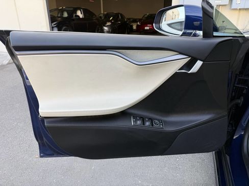 Used 2018 Tesla Model S 100D image 12