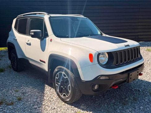 Used 2015 Jeep Renegade Trailhawk w/ Cold Weather Group AWD/4WD image 3