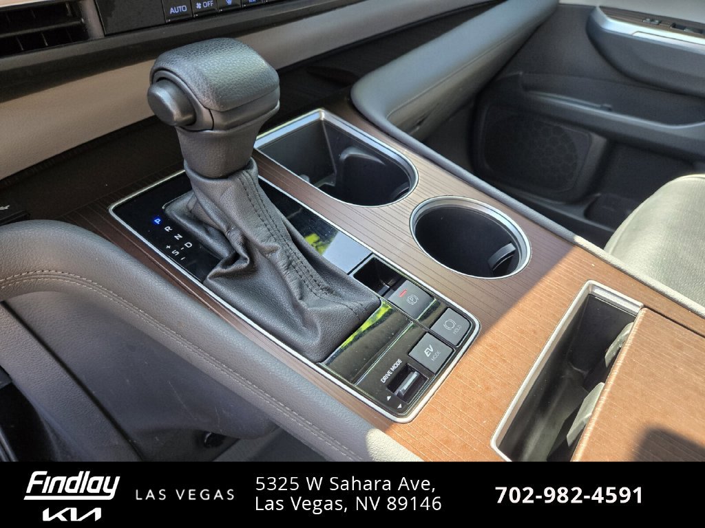 Used 2024 Toyota Sienna LE FWD image 25