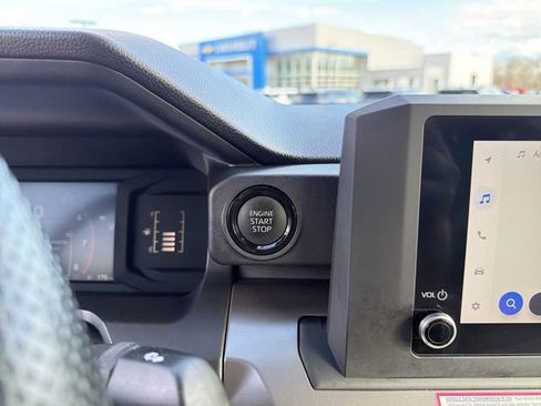 Used 2024 Toyota Tacoma SR5 AWD/4WD image 17