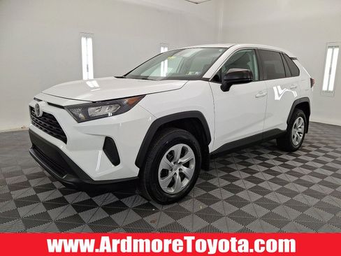 Used 2022 Toyota RAV4 LE image 1