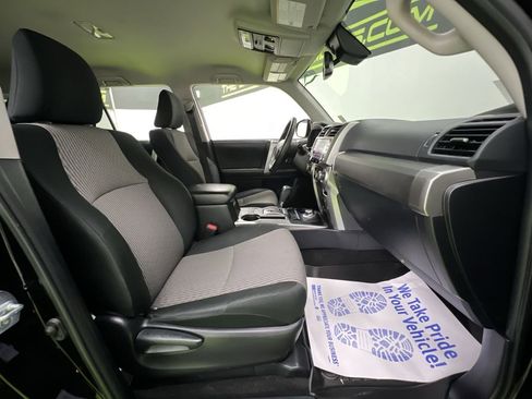 Used 2021 Toyota 4Runner SR5 AWD/4WD image 27