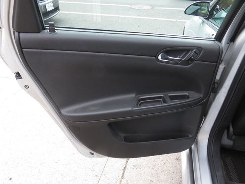 Used 2013 Chevrolet Impala LTZ image 25